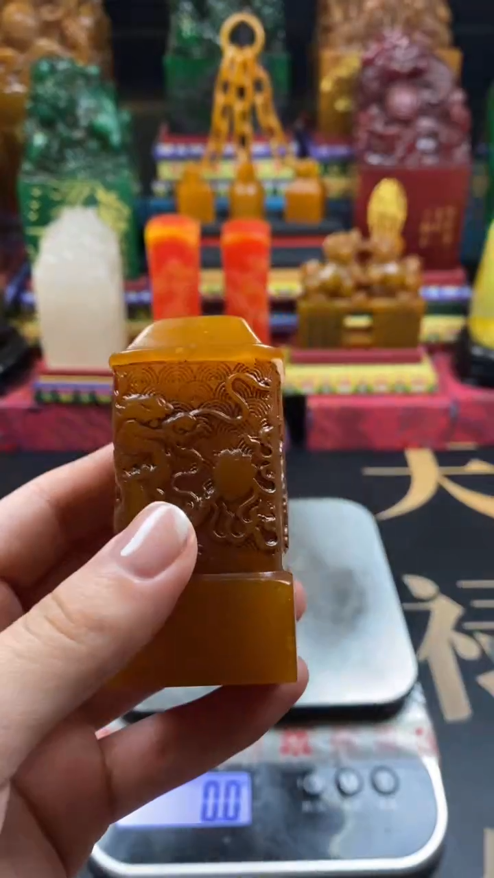 寿山石印石田黄盘龙柱