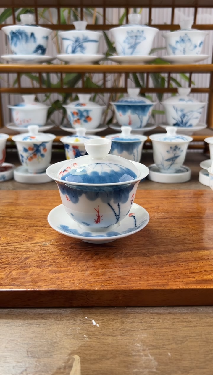 微瑕线条莲150ml三才盖碗