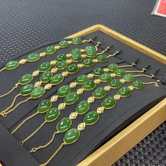 【老郑家】18K金镶和田玉手链(多样性发1件)