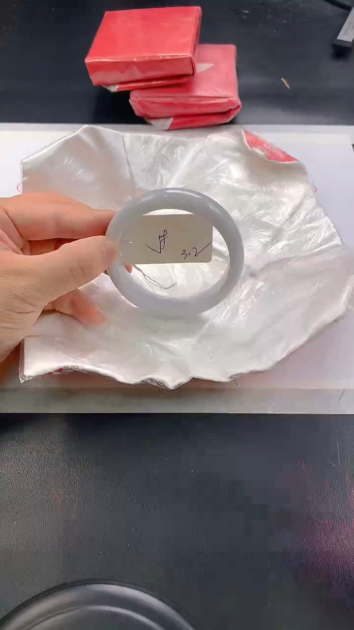 未镶嵌手镯翡翠302