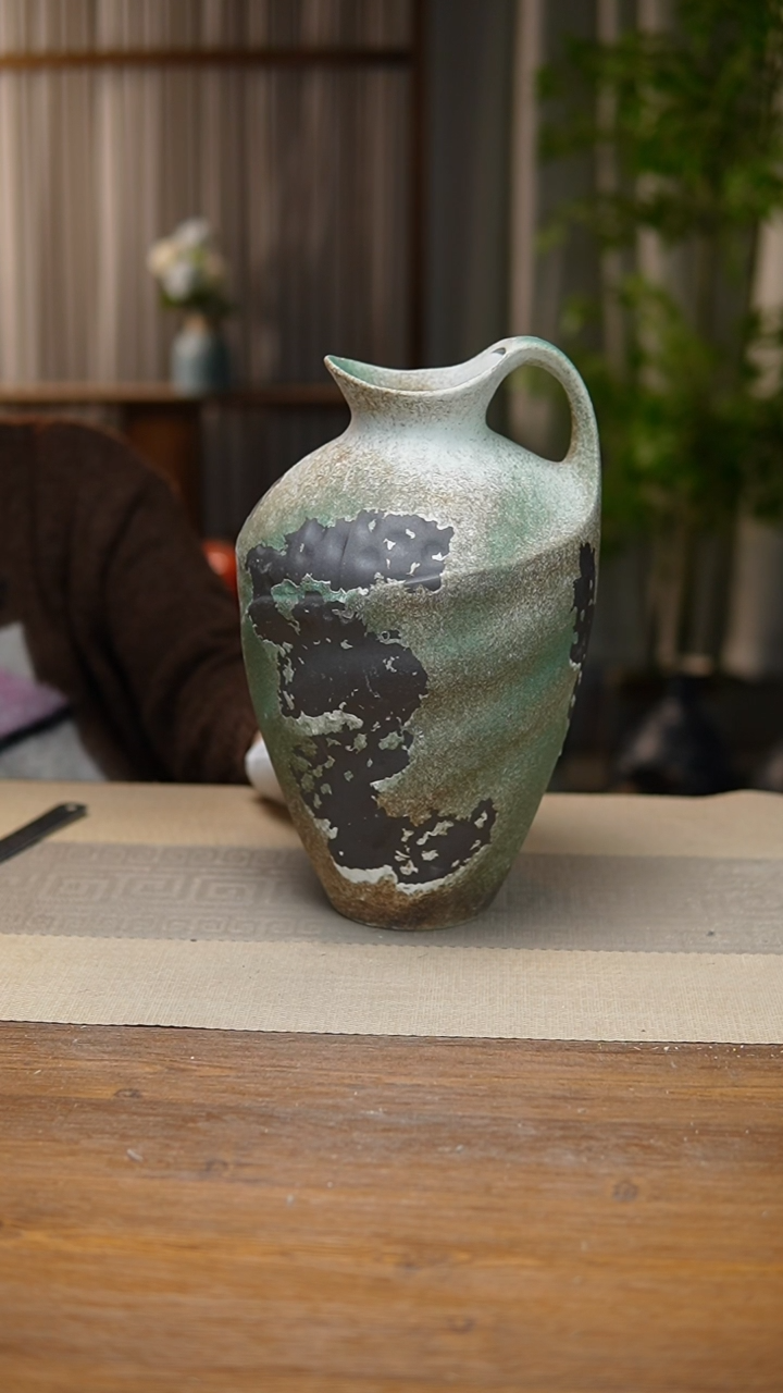 【闪购商品】陶瓷  花器诧寂复古绿奶壶