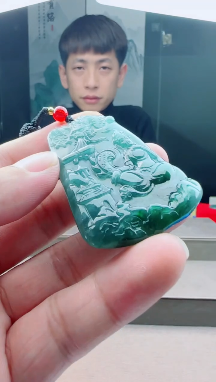 【闪购商品】翡翠颈饰未镶嵌山水御龙观音