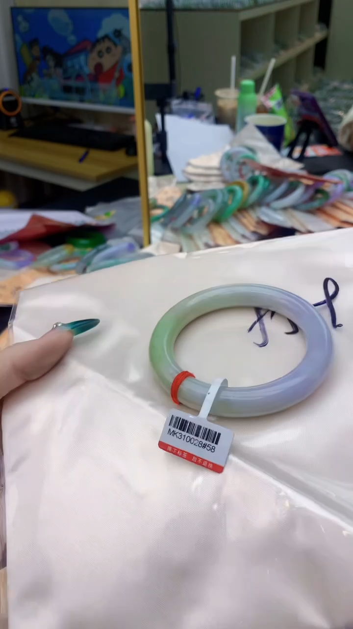 【闪购商品】翡翠手镯未镶嵌0212985408