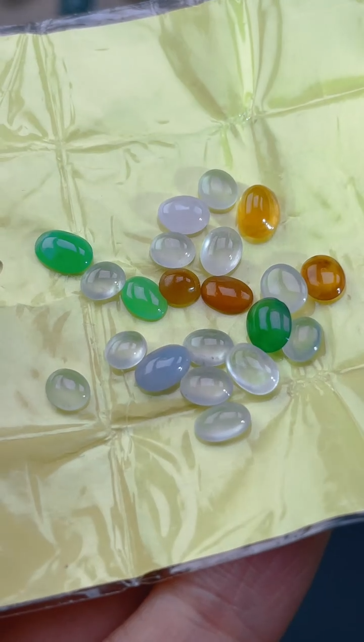 未镶嵌定制翡翠天然翡翠蛋面72