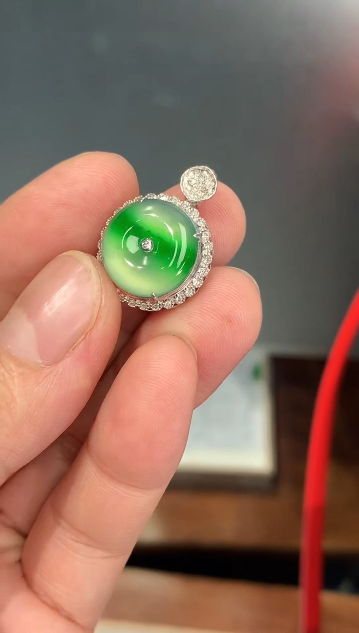 【闪购商品】翡翠颈饰18K金镶嵌扣子