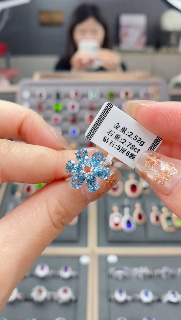 【闪购商品】海蓝宝石戒圈18K金镶嵌2.78   配钻