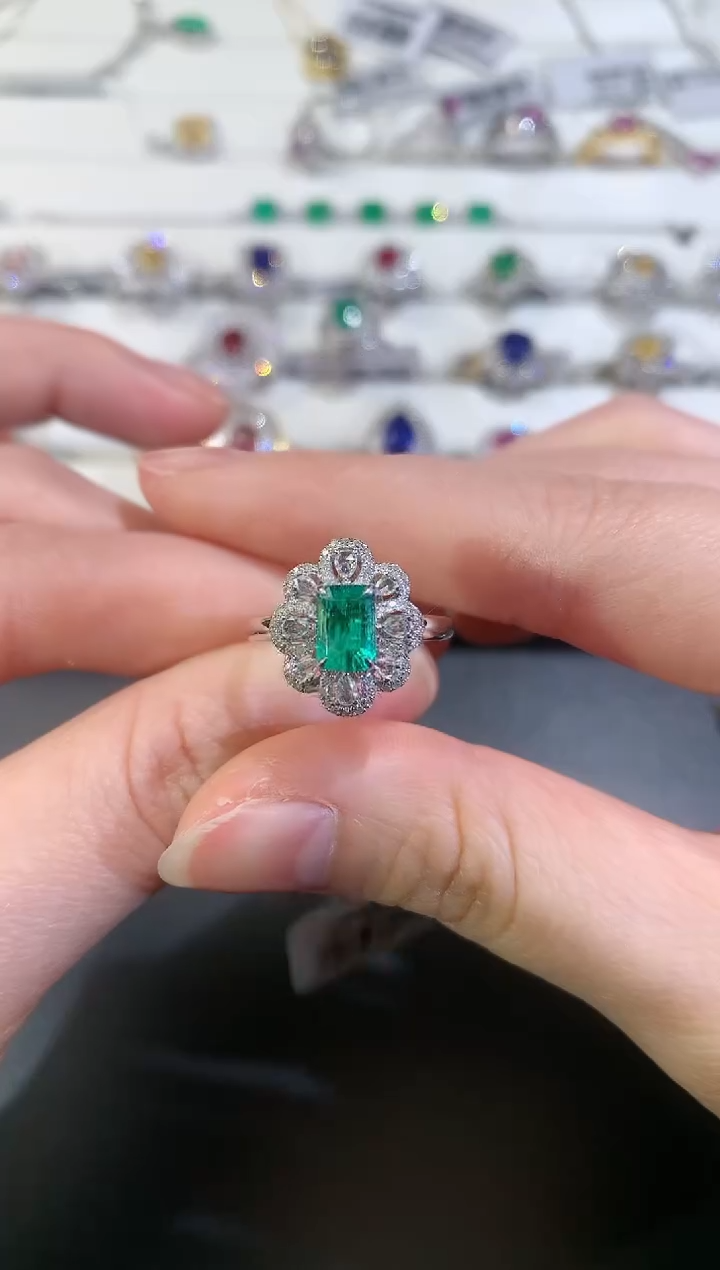 【闪购商品】祖母绿戒指18K金镶嵌S528|11800