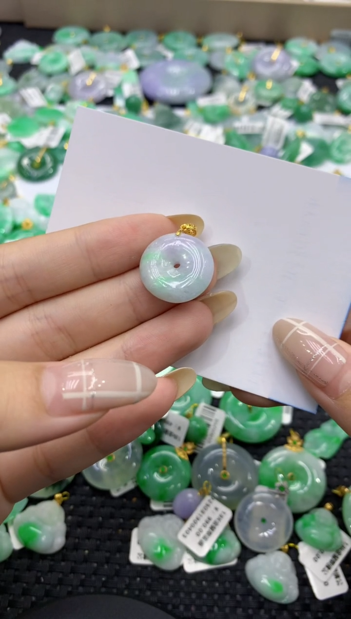 颈饰未镶嵌翡翠天然缅甸翡翠A货