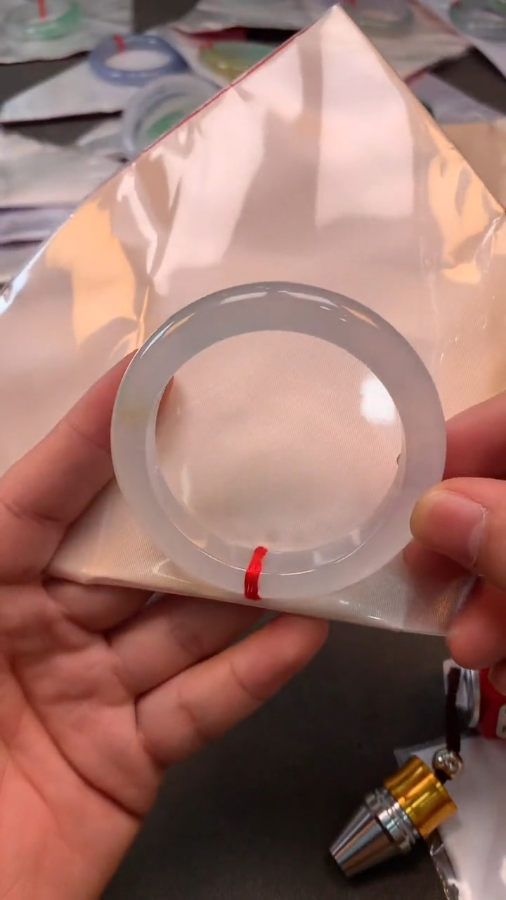 【闪购商品】翡翠手镯未镶嵌手镯