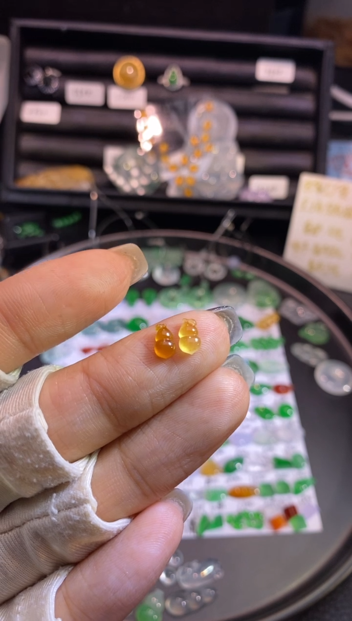 翡翠挂件未镶嵌葫芦