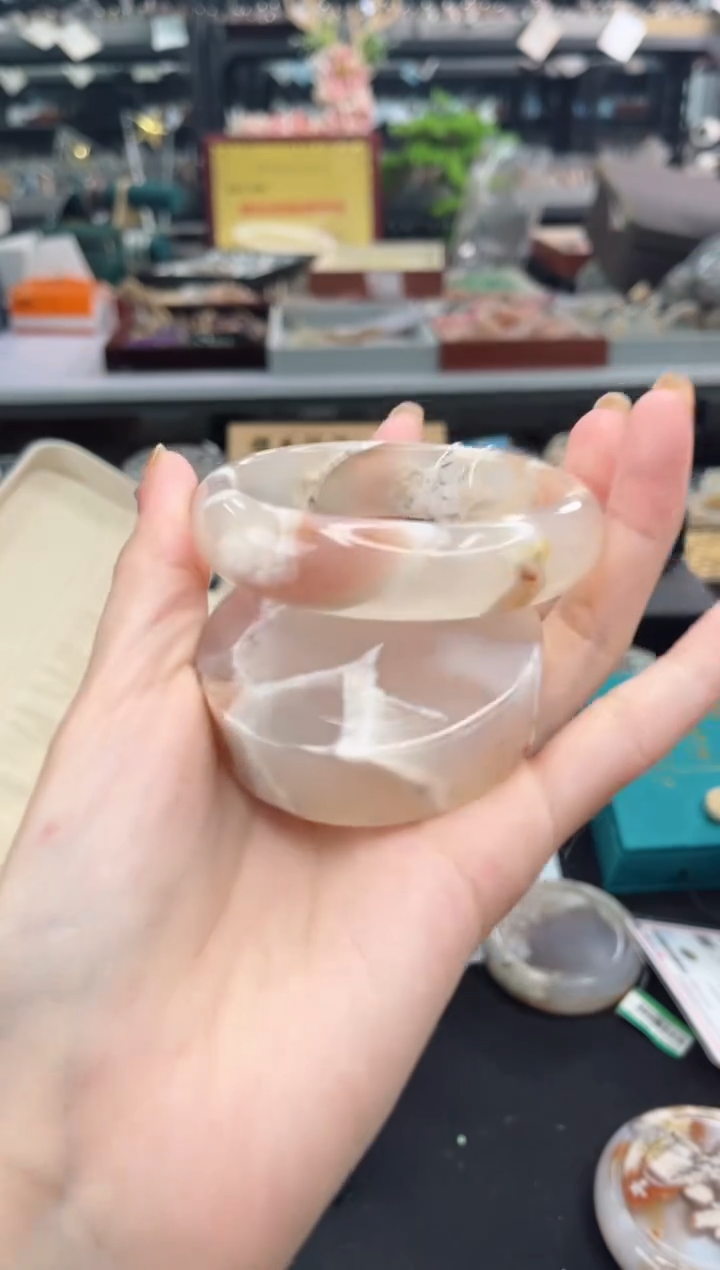 【闪购商品】石英质玉手镯未镶嵌59圈口（赠品镯心）3503521