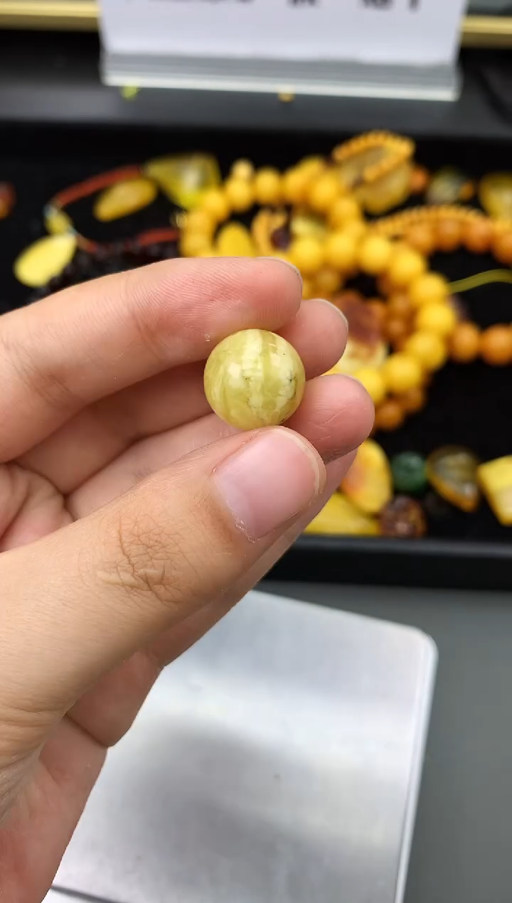未镶嵌琥珀珠宝奇石283