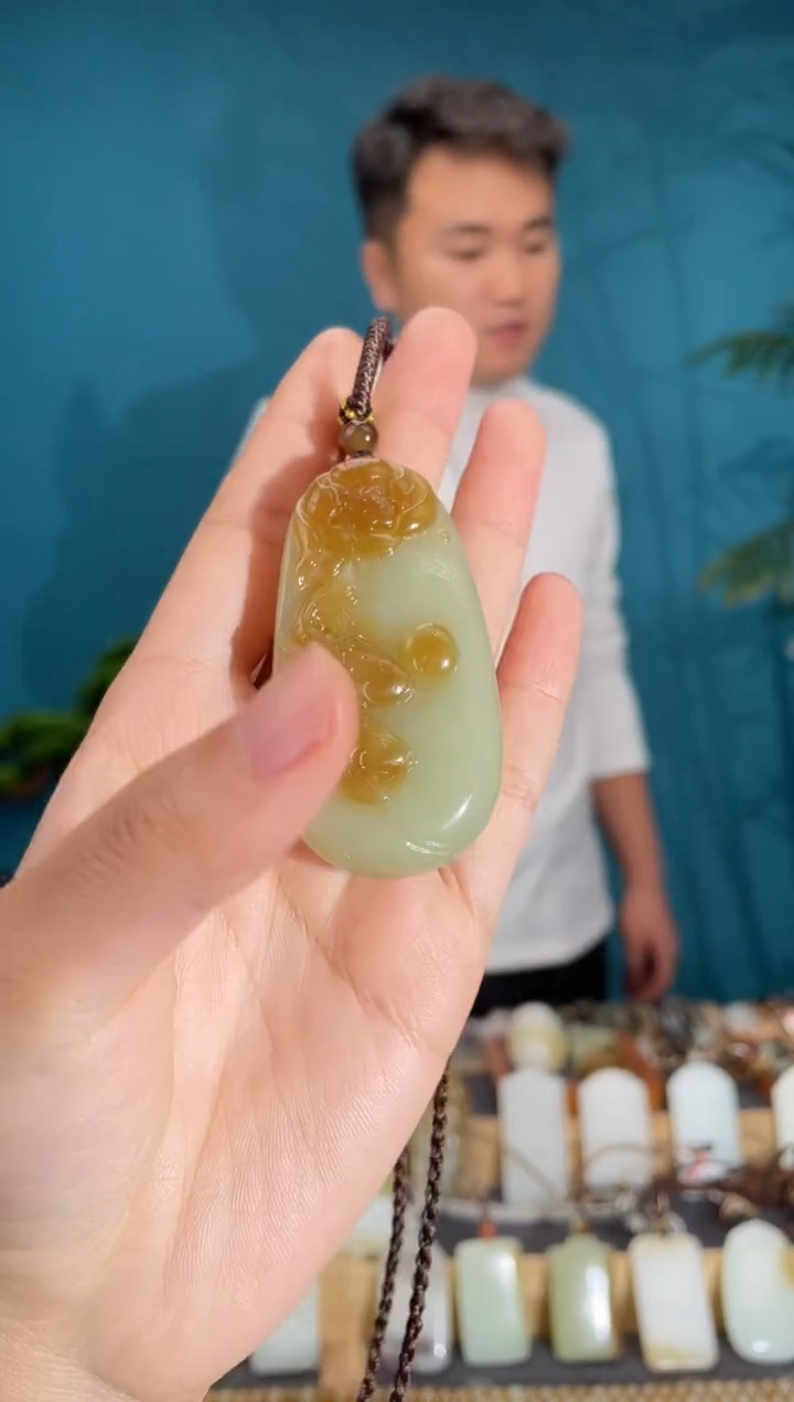 颈饰未镶嵌和田玉1