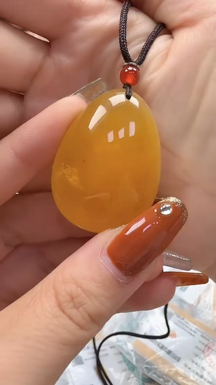 裸石琥珀未镶嵌如图