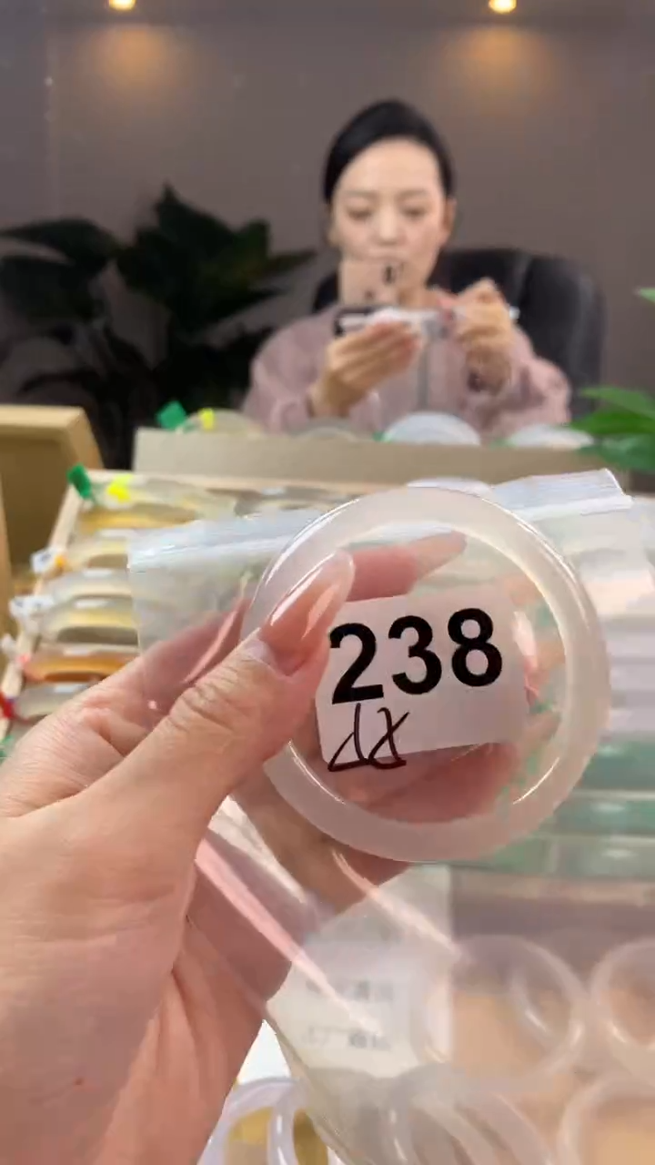 【闪购商品】玛瑙/玉髓手镯未镶嵌238