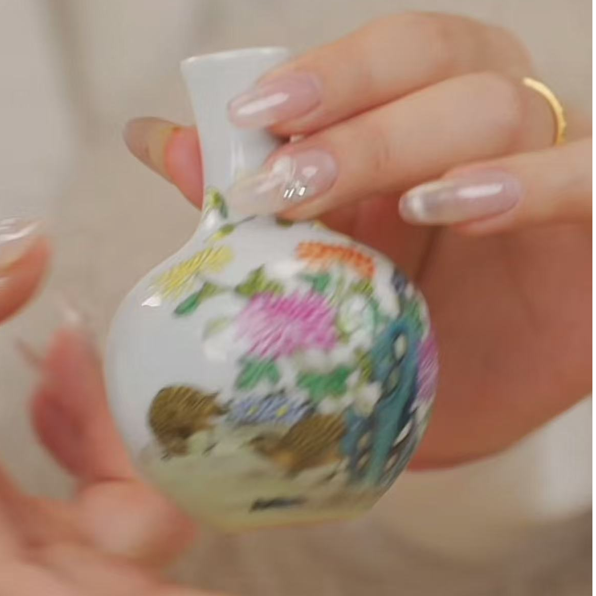 国呈拍卖古董瓷器