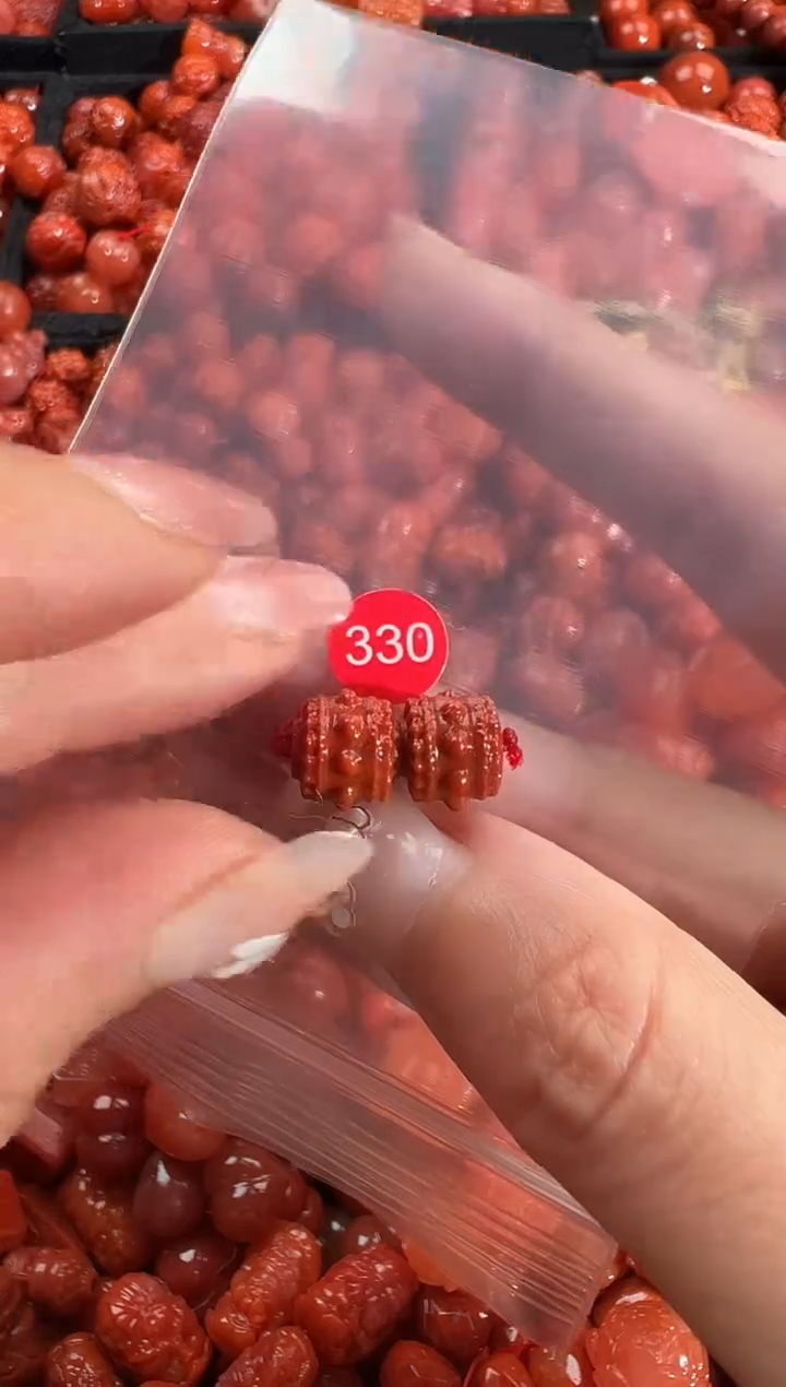 颈饰未镶嵌南红玛瑙1