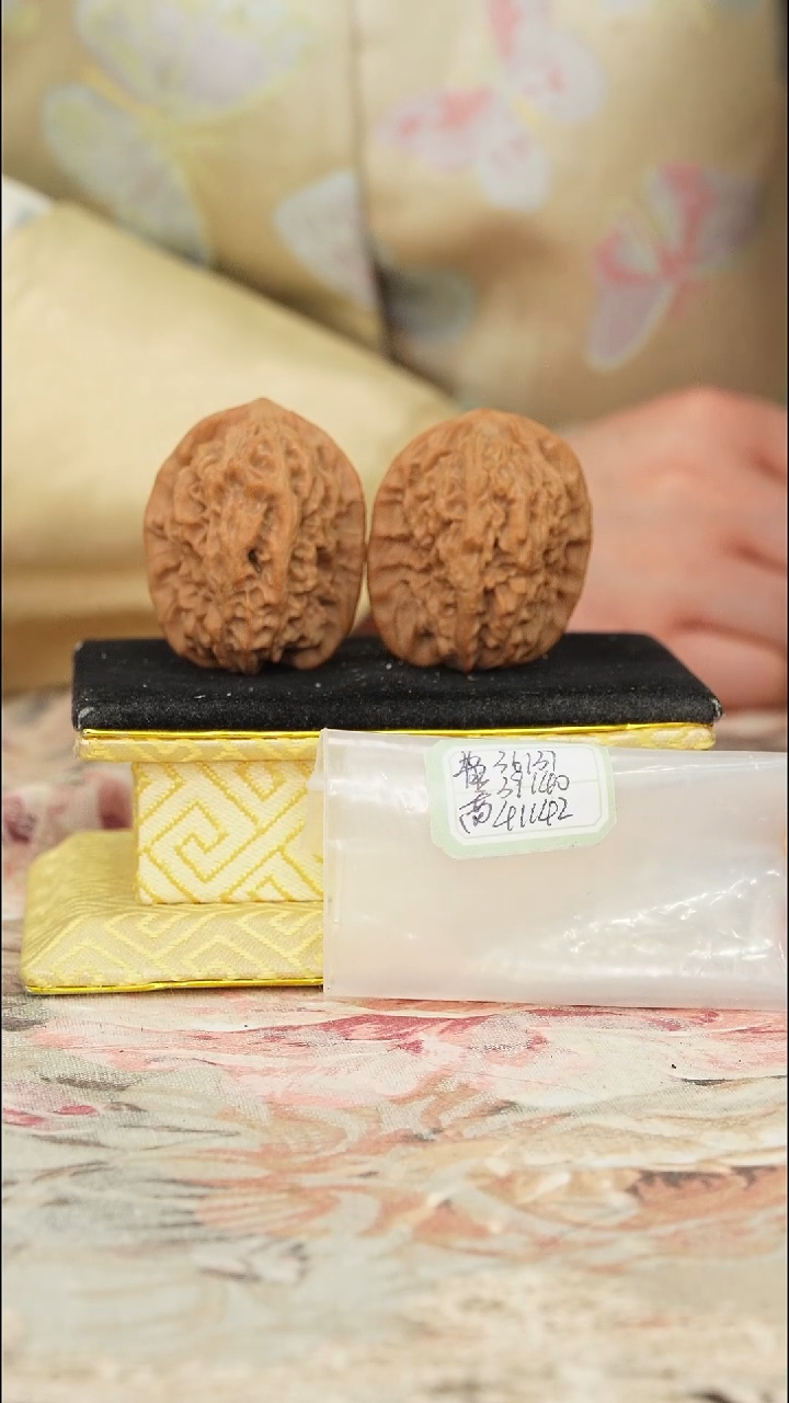 【闪购商品】文玩核桃把件非嫁接马老四