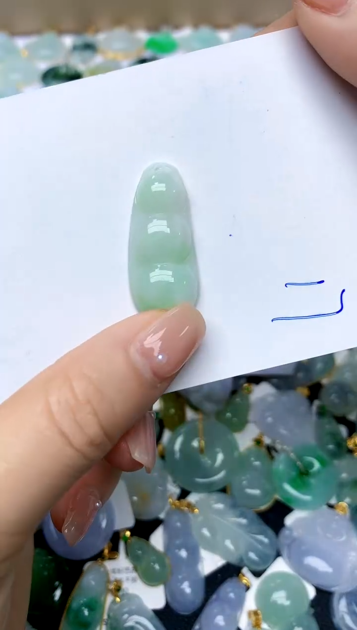 【闪购商品】翡翠颈饰未镶嵌天然A货翡翠