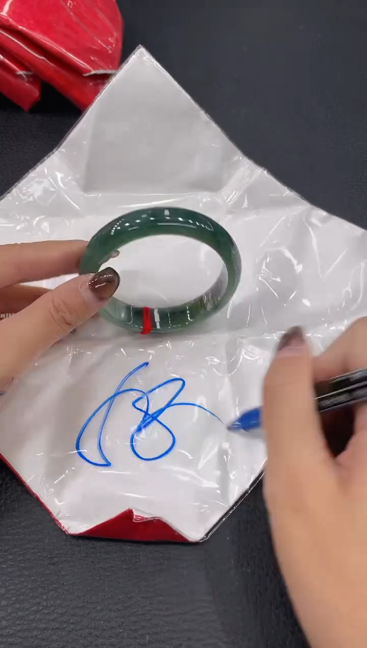 【闪购商品】翡翠手镯未镶嵌手镯