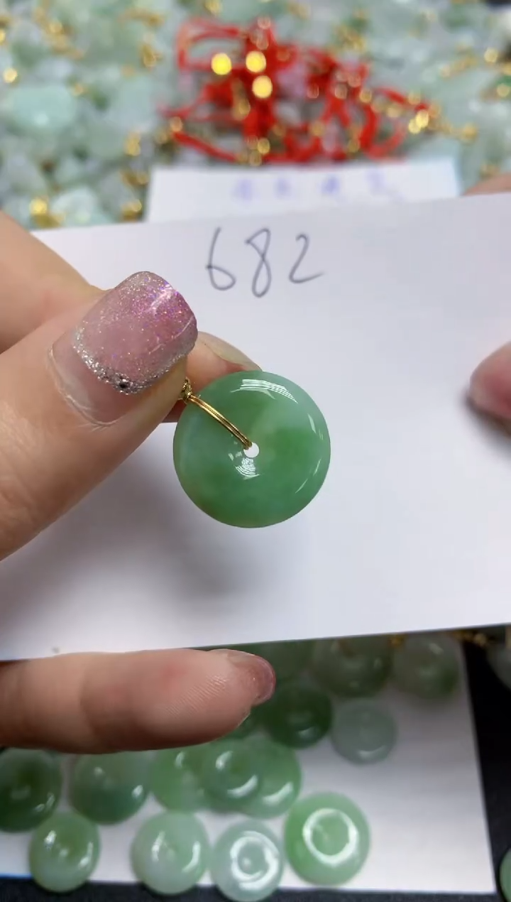 【闪购商品】翡翠颈饰合金天然翡翠A货