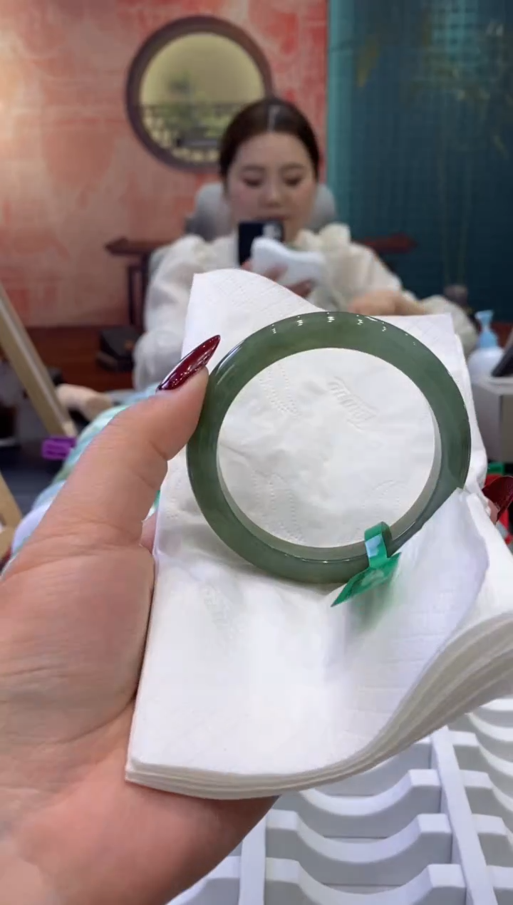 【闪购商品】翡翠手镯未镶嵌多人0010901
