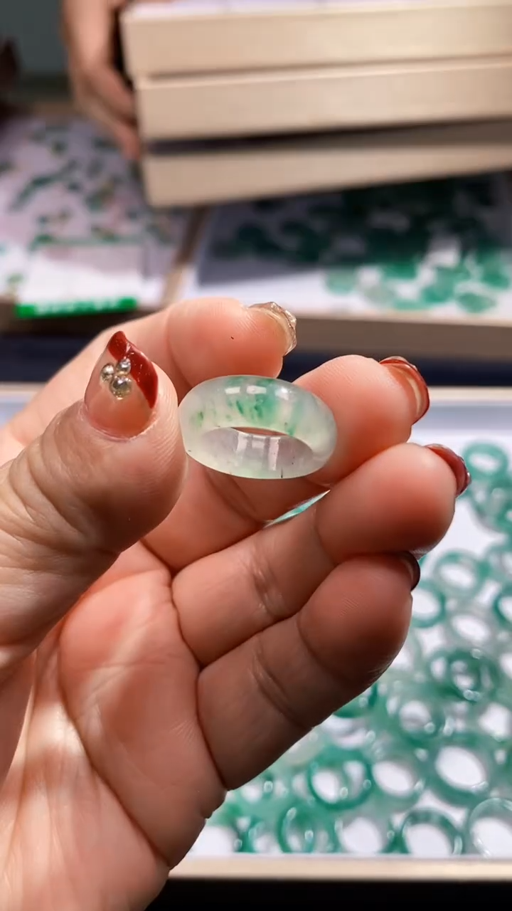 【闪购商品】石英质玉戒指未镶嵌天然A货非洲翠
