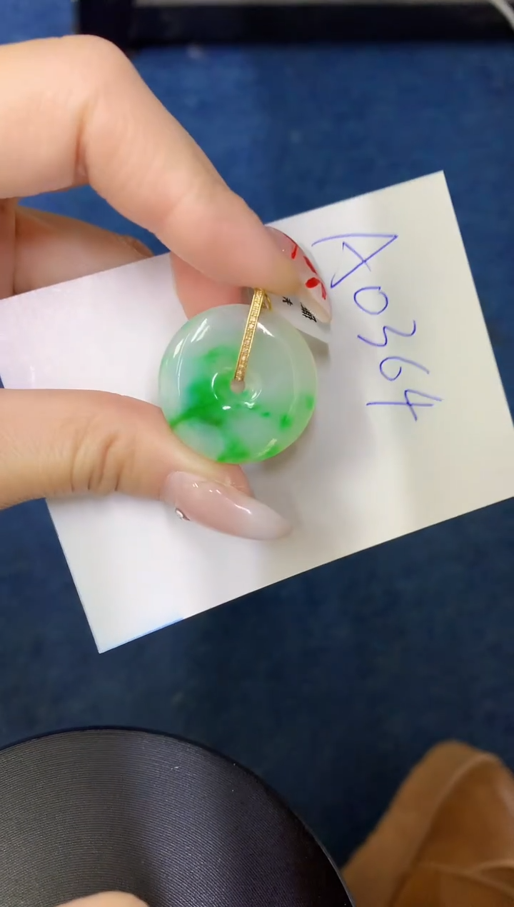 【闪购商品】翡翠颈饰18K金镶嵌00000000000