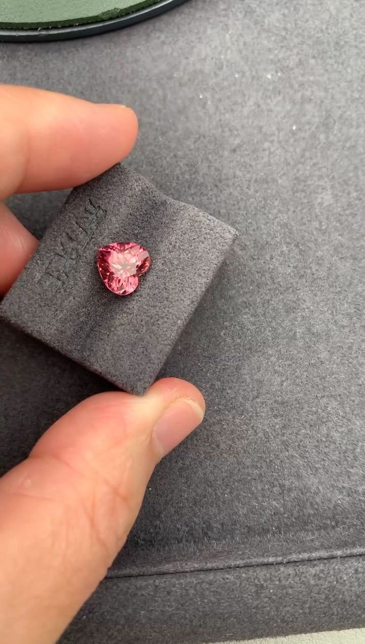 未镶嵌珠宝半成品碧玺1.89ct粉碧玺  定制   BH 