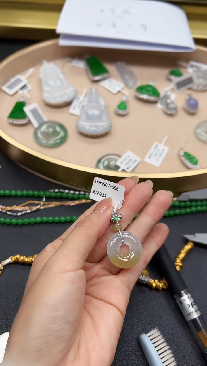 翡翠18K金镶嵌颈饰KAW0807-056