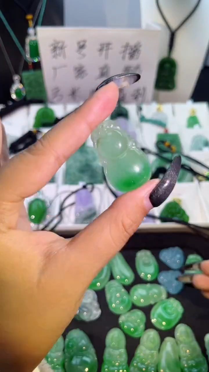 【闪购商品】翡翠手串未镶嵌 翡翠颈饰未镶嵌天然翡翠吊坠