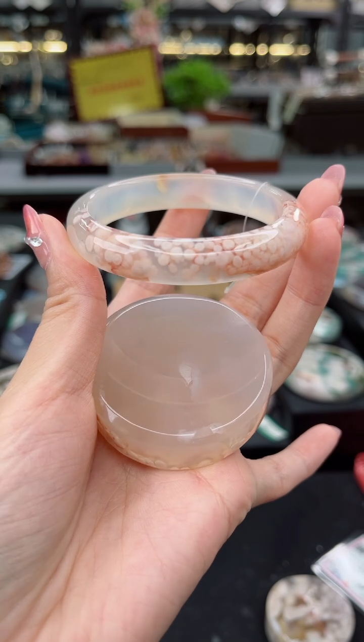 【闪购商品】石英质玉手镯未镶嵌54圈口（赠品镯心）S93055