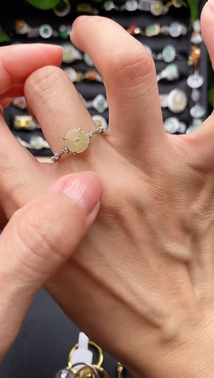 【闪购商品】翡翠戒指银S925镶嵌缅甸翡翠A货22  6-5