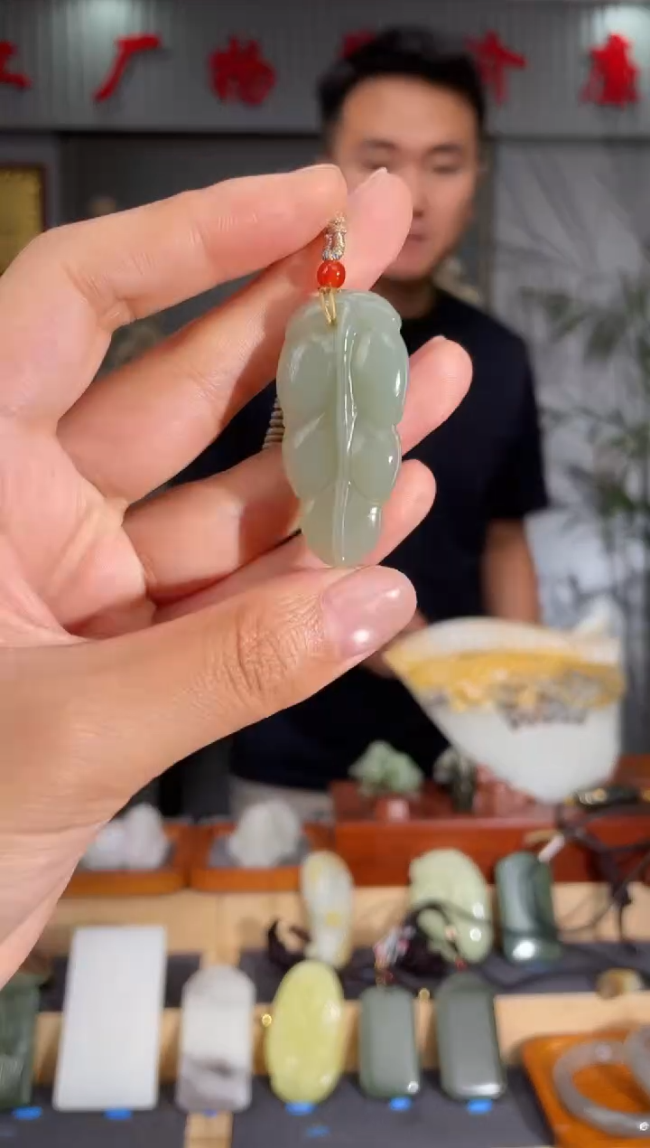 和田玉未镶嵌颈饰1