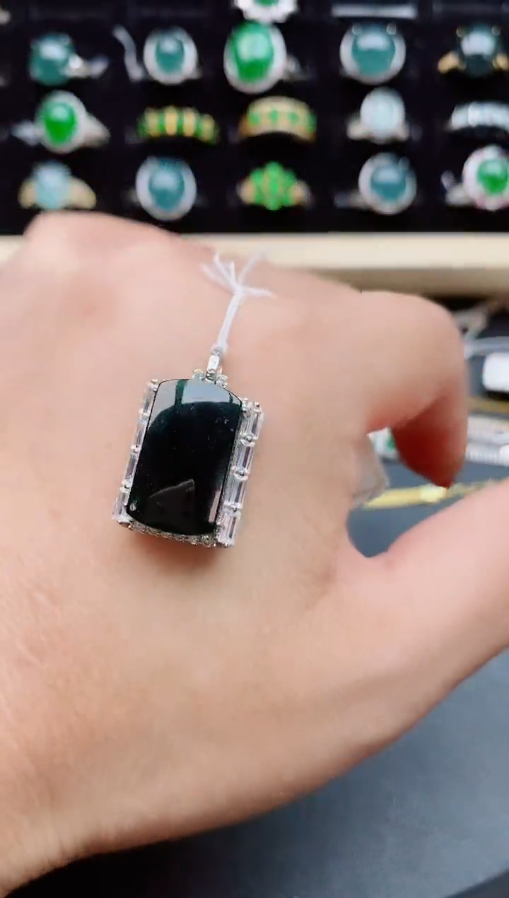 【闪购商品】翡翠吊坠(赠链)银S925镶嵌850850