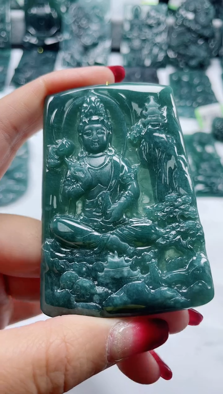 【闪购商品】翡翠颈饰未镶嵌            