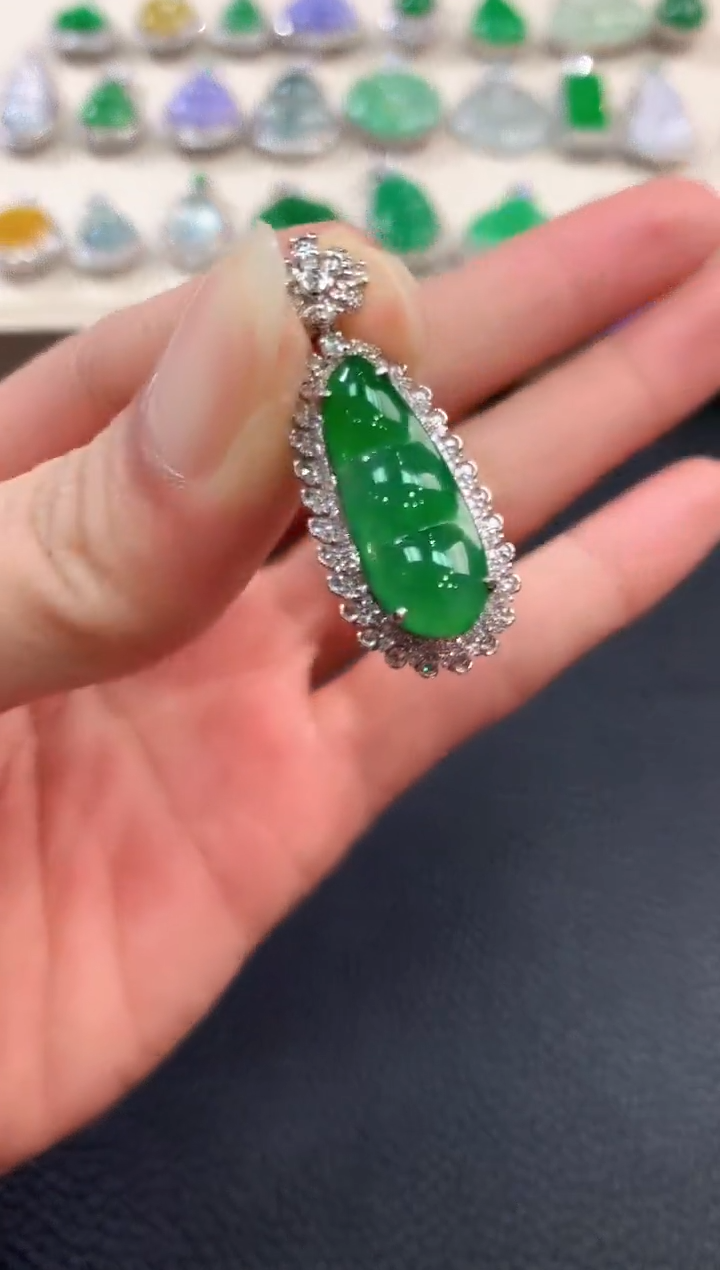 【闪购商品】翡翠吊坠(不含链)18K金镶嵌b90     