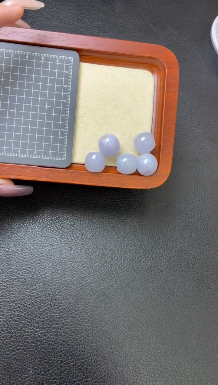 吊坠(不含链)未镶嵌翡翠吊坠（配皮绳!） 多样性发一件