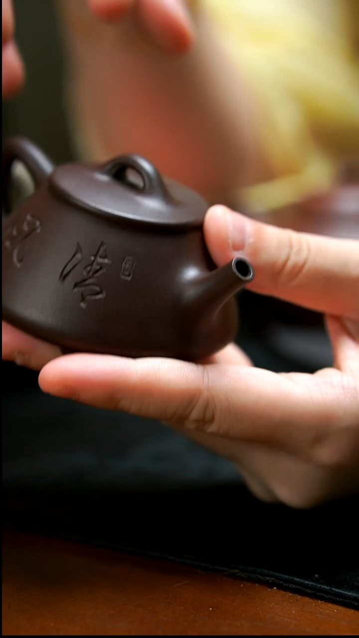 茶壶紫砂筱*紫泥刻竹小石瓢壶