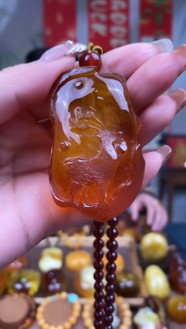 【闪购商品】琥珀裸石未镶嵌基地发货 一物一证 顺丰包邮