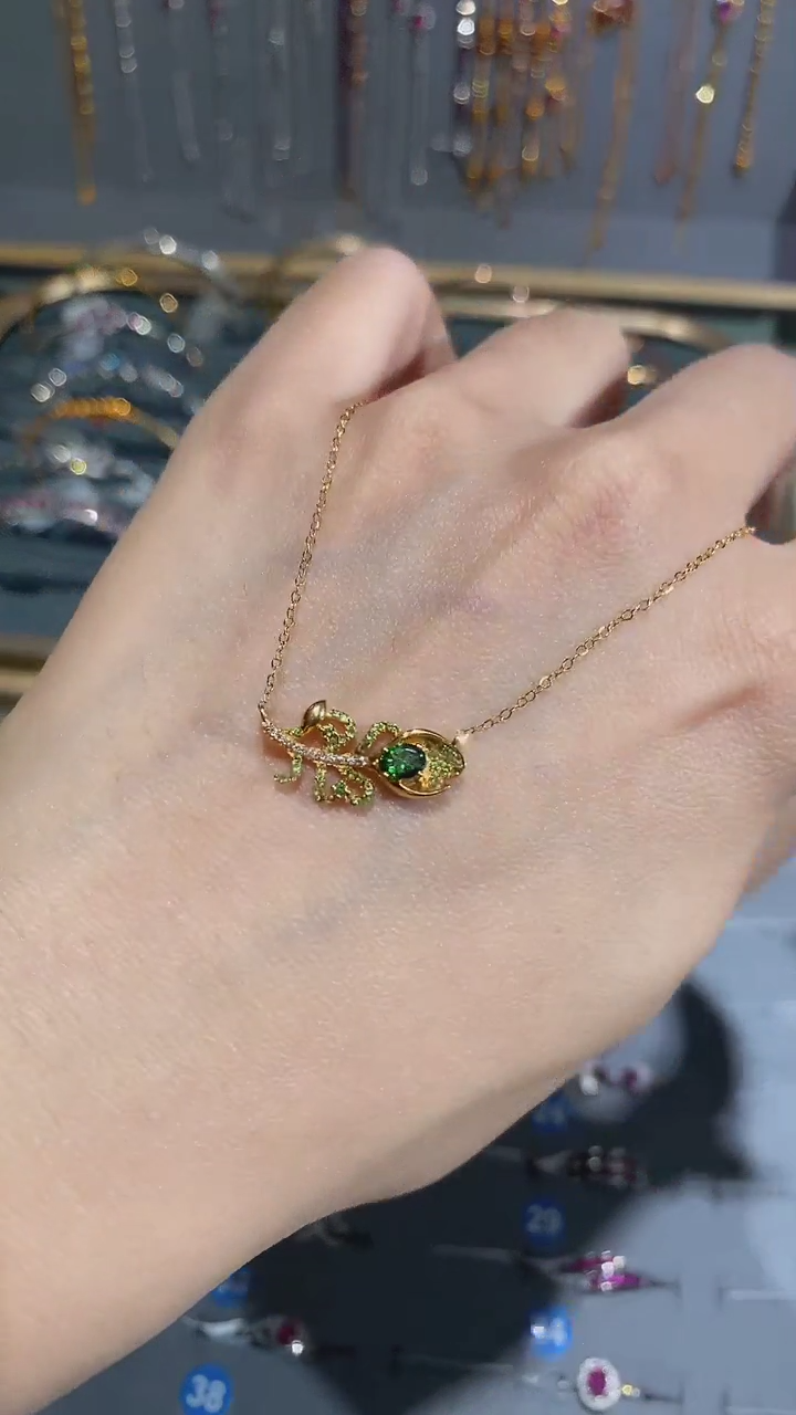 【闪购商品】石榴石（沙弗莱）颈饰18K金镶嵌项链