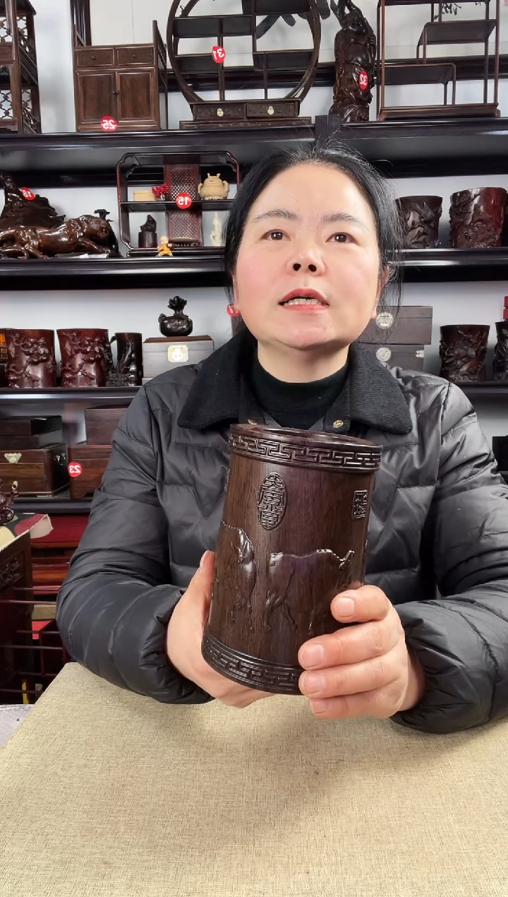 木老李红木工艺品五牛笔筒大
