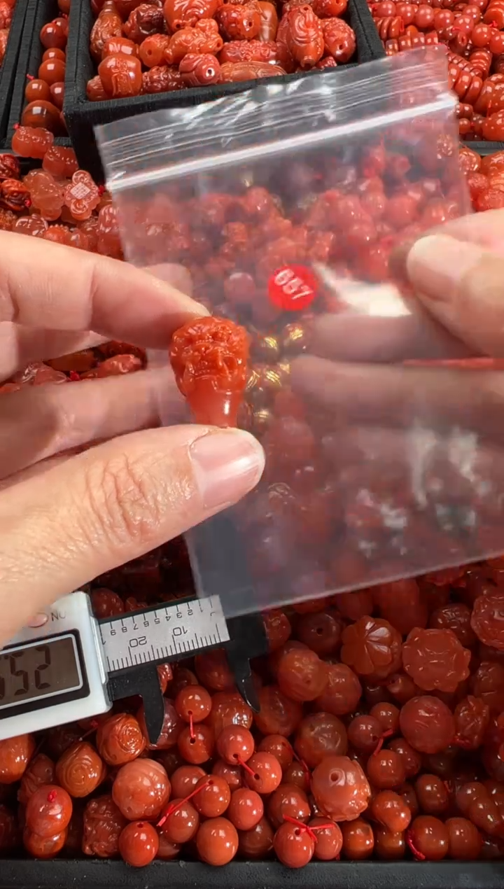 【闪购商品】南红玛瑙颈饰未镶嵌1