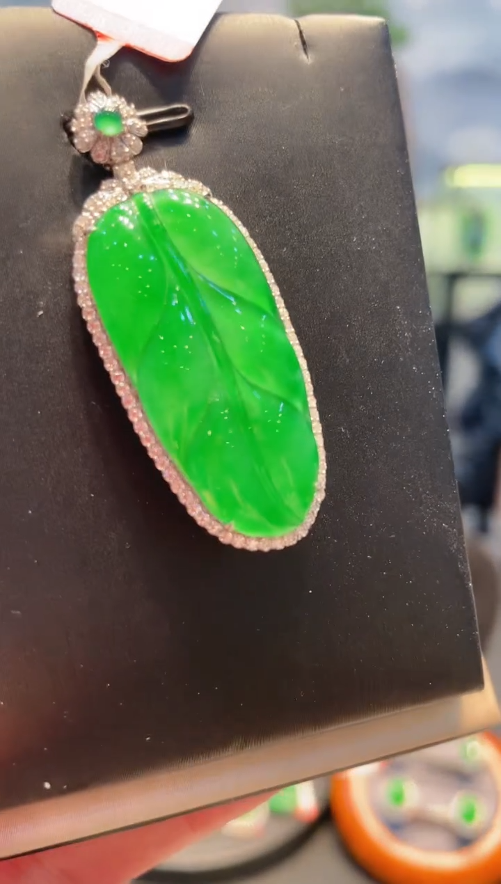 【闪购商品】翡翠颈饰18K金镶嵌A60天然A货翡翠