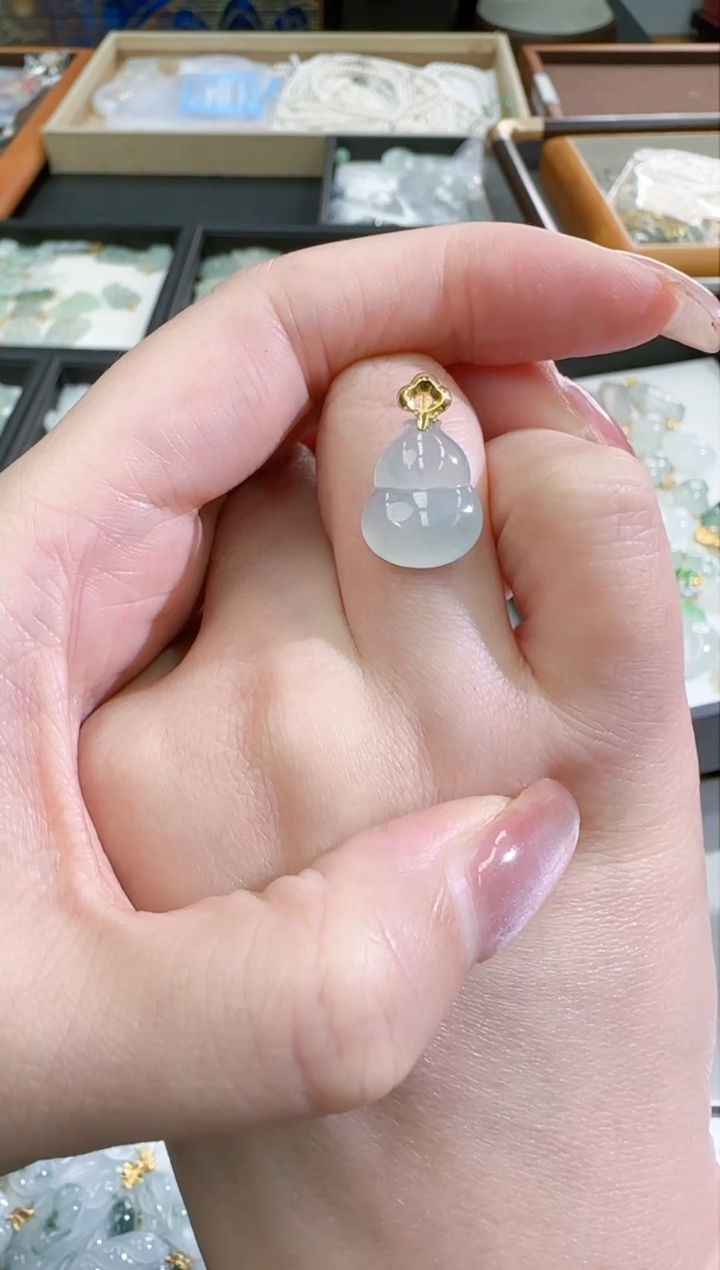 【闪购商品】翡翠颈饰18K金镶嵌25021070