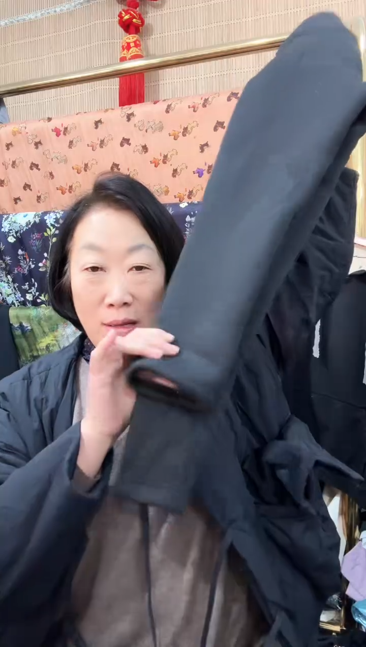 鲨鱼皮黑色保暖棉裤成品M码一条（有残两条腿不一样长）