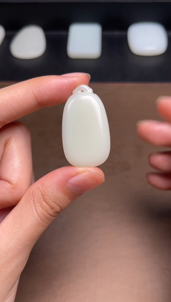 和田玉未镶嵌颈饰16