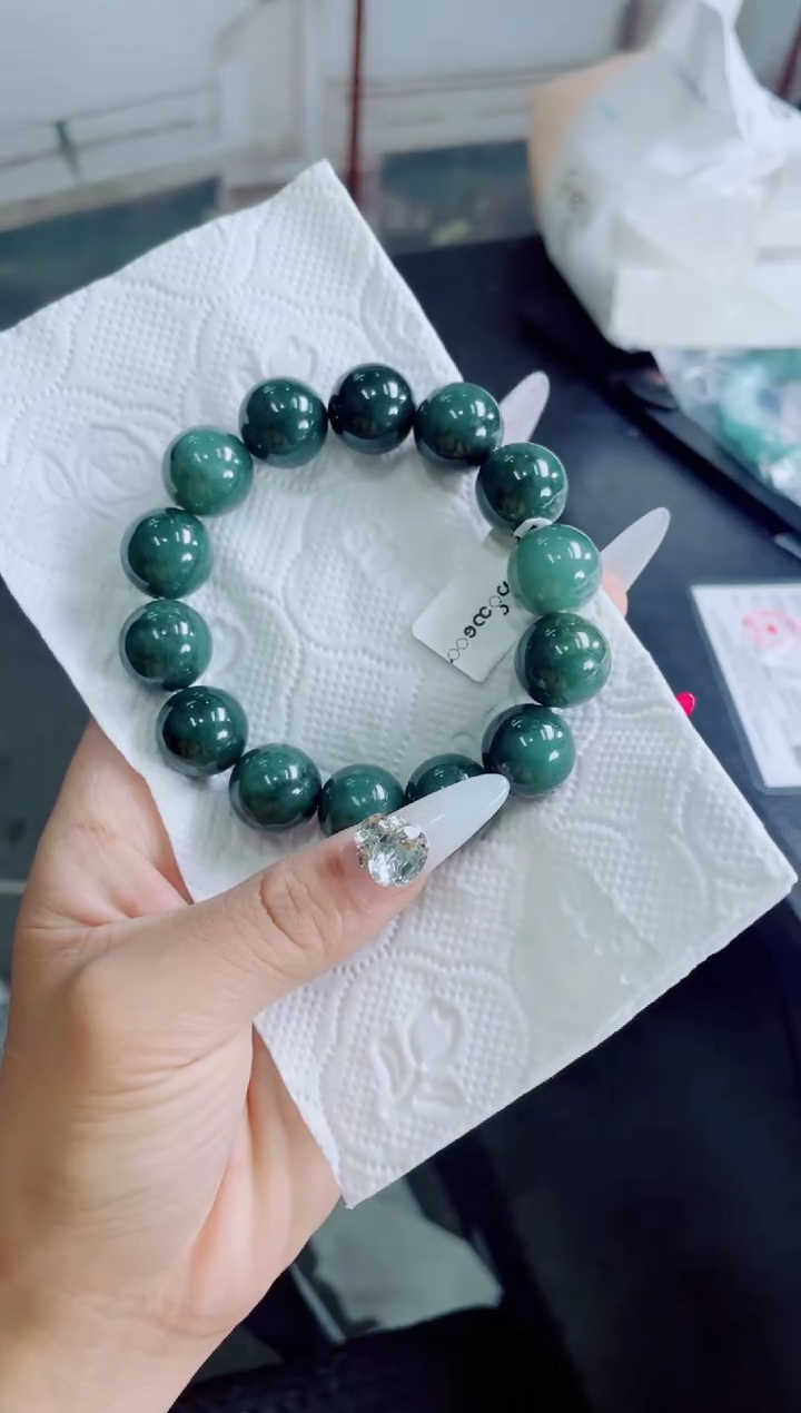 定制翡翠未镶嵌珠串