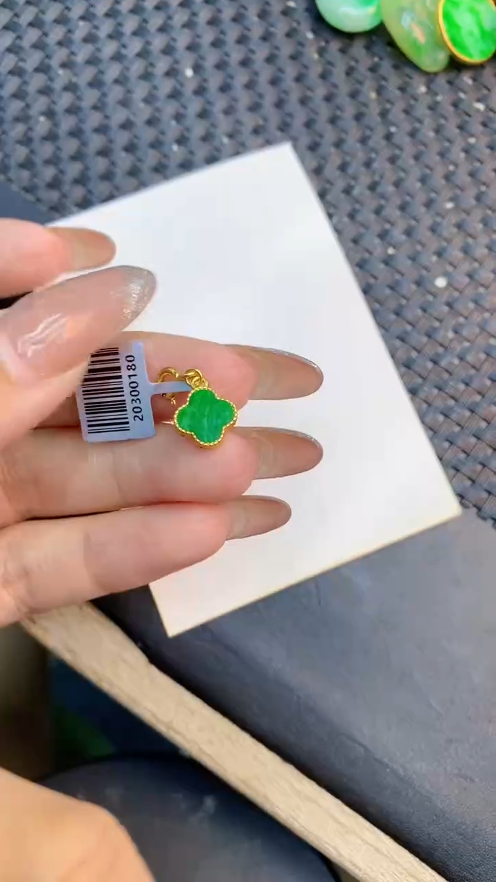 颈饰未镶嵌翡翠1