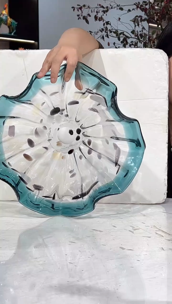 蓝色荷叶琉璃小果盘